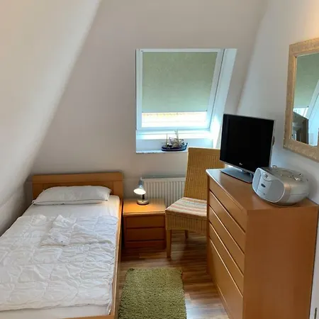 Traumhafte Ferienwohnung In 1a Lage Mit Sensationellem Meerblick Apartmán *